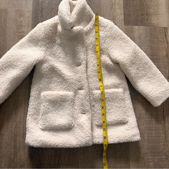 EUC Old Navy Cream Sherpa Coat size 3T - Picture 6 of 6